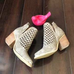 Mi iM booties 🎉SALE 🎉